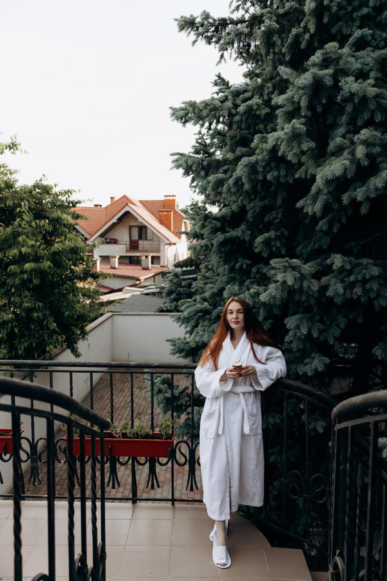 Отель Эдуард Ужгород Экстерьер фото